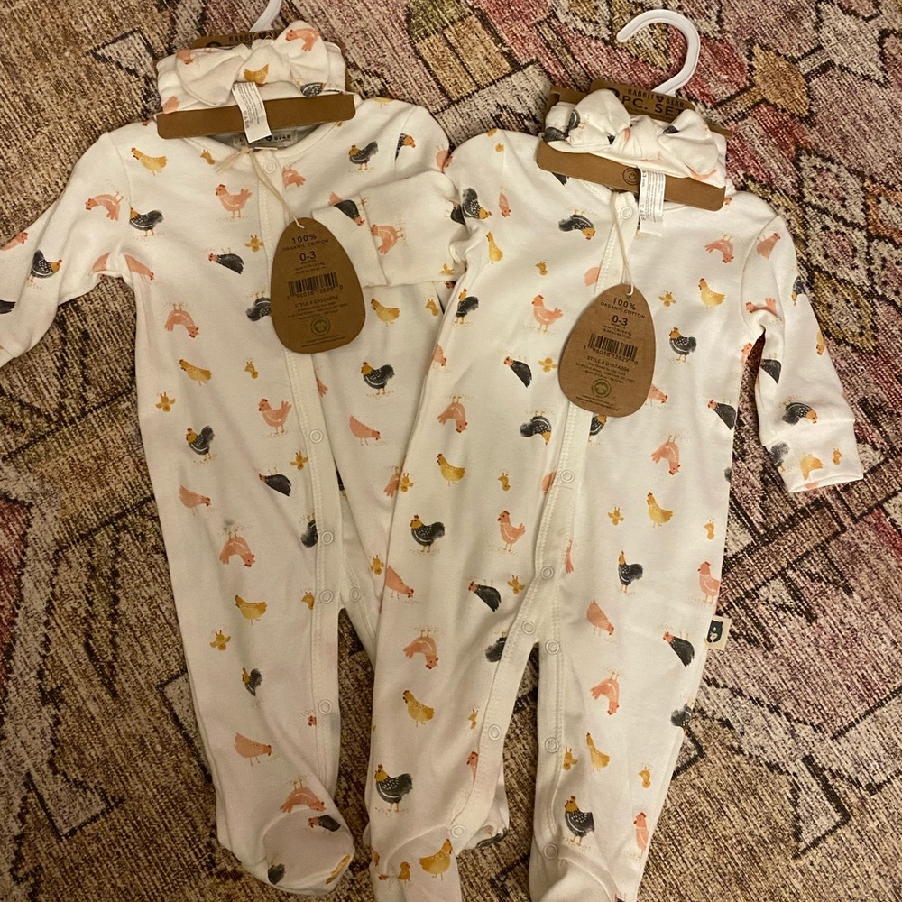 NWT onsie 0-3M